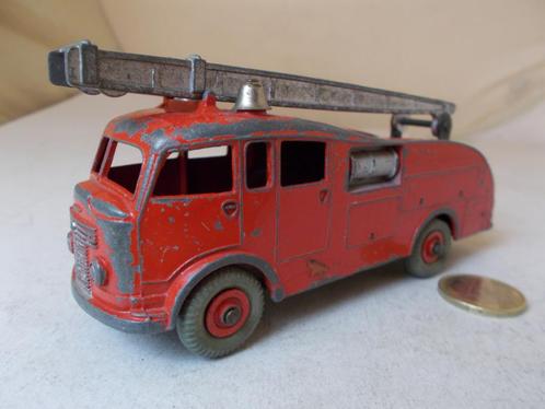 1961 Dinky Supertoys 955 FIRE ENGINE (-B-), Hobby en Vrije tijd, Modelauto's | 1:43, Gebruikt, Bus of Vrachtwagen, Dinky Toys