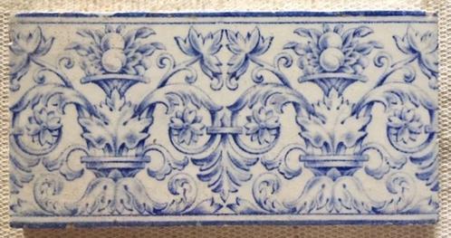 Randtegels Renaissance ca 1880 - 1900 fruit & acanthusblad, Antiek en Kunst, Antiek | Wandborden en Tegels, Ophalen of Verzenden