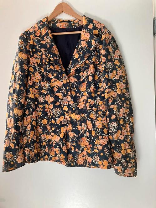 Colbertje jasje dames pasteloranje grijs bloemen M, Kleding | Dames, Jasjes, Kostuums en Pakken, Zo goed als nieuw, Ophalen of Verzenden