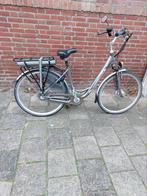 2 Elektrische damesfietsen Vogue Basic, Zo goed als nieuw, 51 tot 55 cm, 50 km per accu of meer, Ophalen