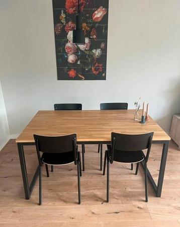 Eettafel met 4 stoelen gratis ophalen