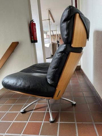 Vintage design Mid Century lounge chair plus hocker beschikbaar voor biedingen