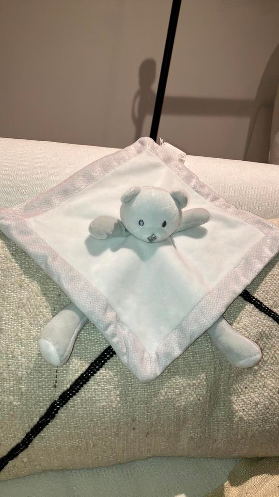 Beer knuffeldoekje wit, Kinderen en Baby's, Speelgoed | Knuffels en Pluche, Ophalen of Verzenden, Zo goed als nieuw