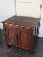 Antiek eiken kast. Vintage lage kast. Massief en geleefd, Antiek en Kunst, Antiek | Meubels | Kasten, Ophalen
