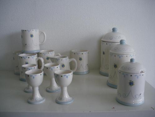 Jet Noa servies, Huis en Inrichting, Keuken | Servies, Zo goed als nieuw, Overige typen, Overige stijlen, Aardewerk, Ophalen of Verzenden