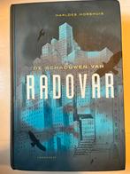 De Schaduwen van Radovar - Marloes Morshuis, Ophalen of Verzenden, Zo goed als nieuw, Nederland