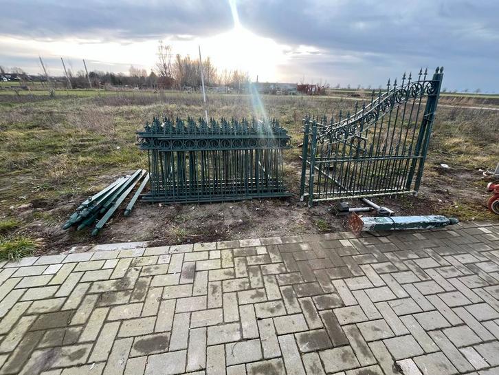Sierhekwerk met poort, Tuin en Terras, Tuinhekken en Hekwerk, Gebruikt, Sierhekwerk, IJzer, Met poort, Ophalen of Verzenden