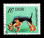 postzegel 1832 DDR hond Airedale Terrier, Ophalen of Verzenden, DDR, Gestempeld