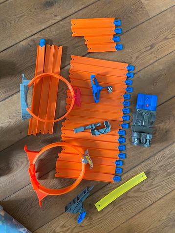 Hot Wheels Baan Onderdelen - Veel Plezier! beschikbaar voor biedingen