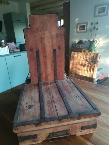 Antieke Houten Weegschaal beschikbaar voor biedingen