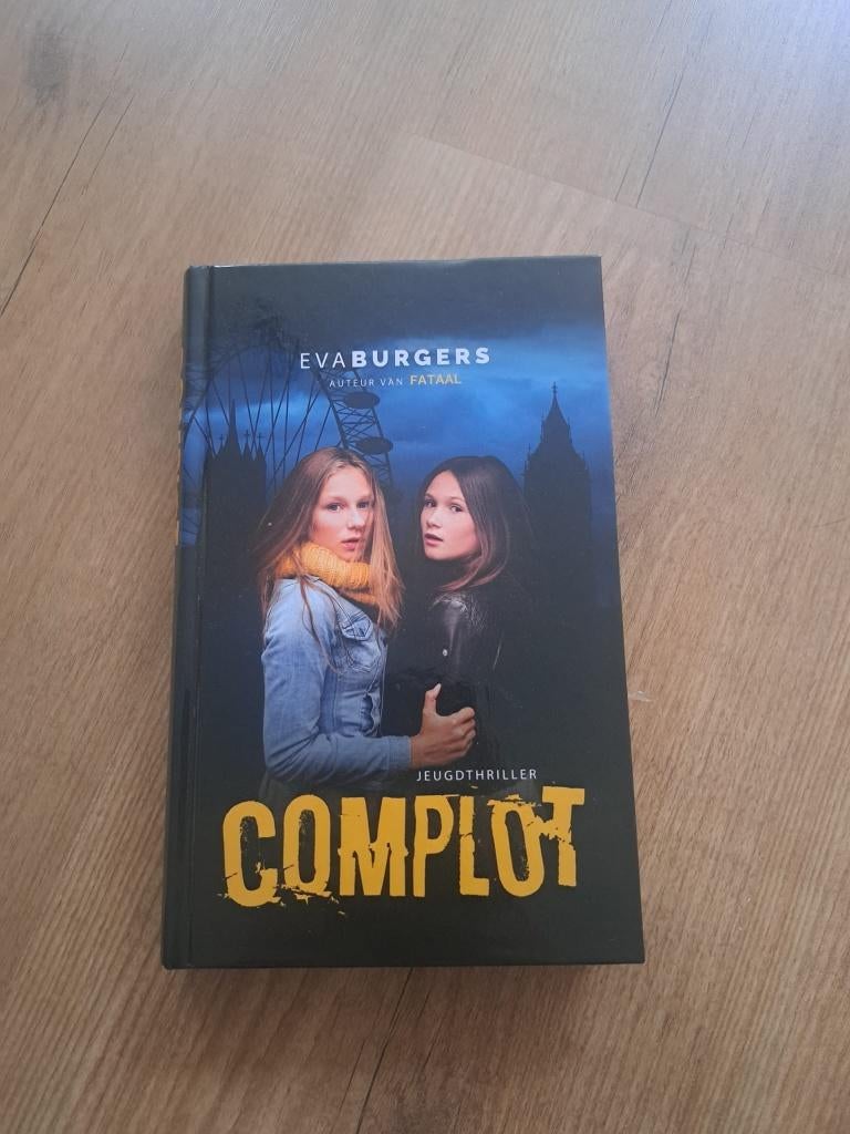 Complot - Eva Burgers, Boeken, Ophalen of Verzenden, Zo goed als nieuw, Eva Burgers, Fictie