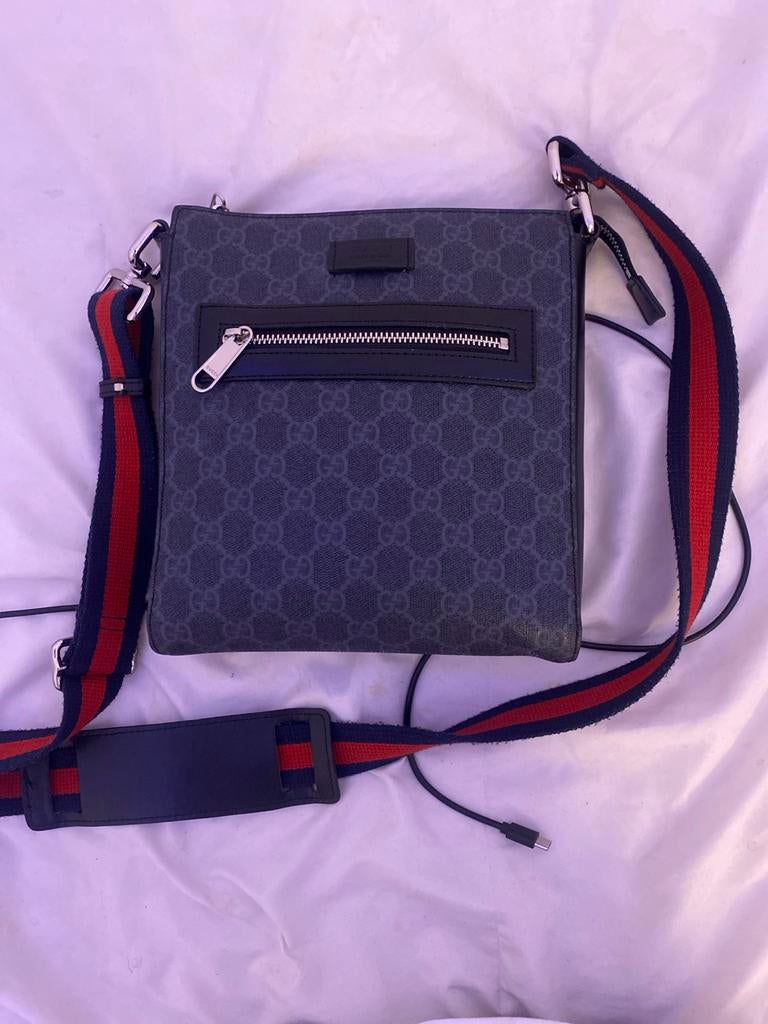 Gucci Schoudertas - Zo goed als nieuw!, Sieraden, Tassen en Uiterlijk, Tassen | Schoudertassen, Overige merken, Zwart, Ophalen of Verzenden