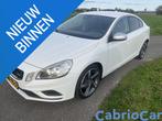 Volvo S60 2.0 D4 R-Design Nieuwe Distributie Automaat, Auto's, Euro 5, Gebruikt, Zwart, 1984 cc