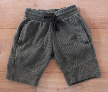 Sweatshort van Hema 134/140 beschikbaar voor biedingen