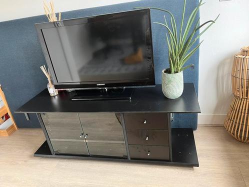Zwart TV Meubel op wielen, Huis en Inrichting, Kasten | Televisiemeubels, Gebruikt, Minder dan 100 cm, 150 tot 200 cm, 25 tot 50 cm