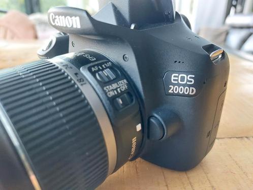Te koop: Canon EOS 2000D met 18-55mm lens – z.g.n, Audio, Tv en Foto, Fotocamera's Digitaal, Zo goed als nieuw, Canon, Ophalen of Verzenden