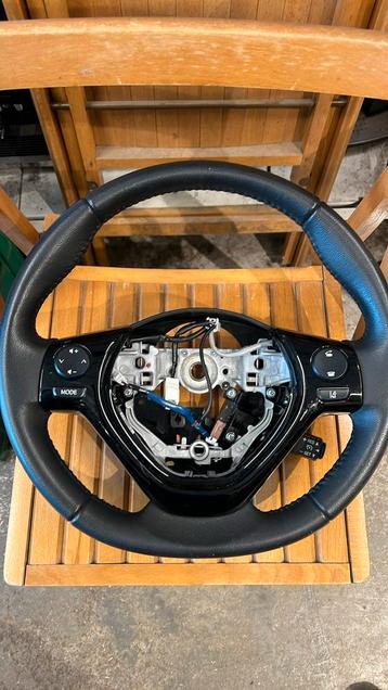 Stuurwiel peugeot 108 leer zonder airbag beschikbaar voor biedingen