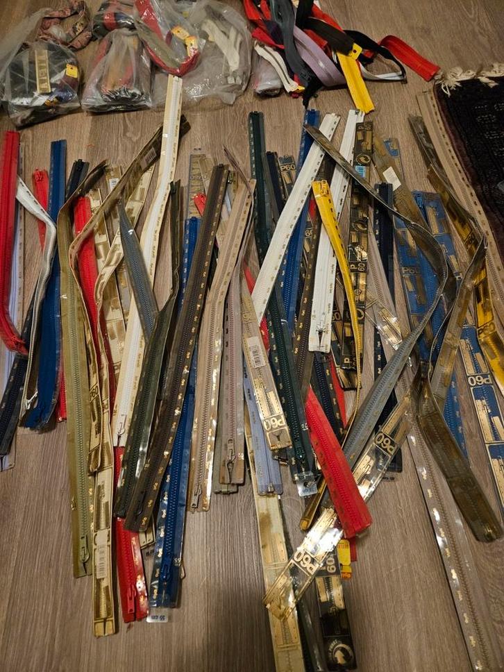 Fournituren voor atelier  rit de e, Hobby en Vrije tijd, Naaien en Fournituren, Zo goed als nieuw, Ophalen of Verzenden