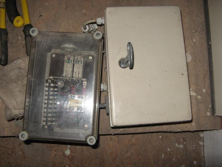 Sleutelkastjes/ Elektra kastjes, Kunststof en metaal, Huis en Inrichting, Kasten | Lockerkasten, Gebruikt, Ophalen