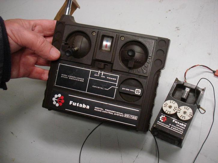 retro vintage 27mHz radiobesturing futaba robbe uniek, Hobby en Vrije tijd, Modelbouw | Radiografisch | Vliegtuigen, Gebruikt