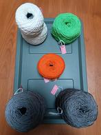 Durable Coral, Ophalen of Verzenden, Zo goed als nieuw, Breien of Haken, Wol of Garen