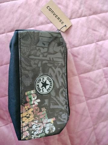Converse etui nieuw. beschikbaar voor biedingen