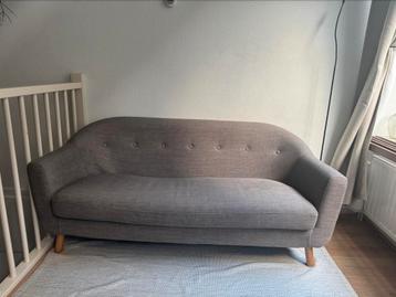 Grijze bank, gratis af te halen