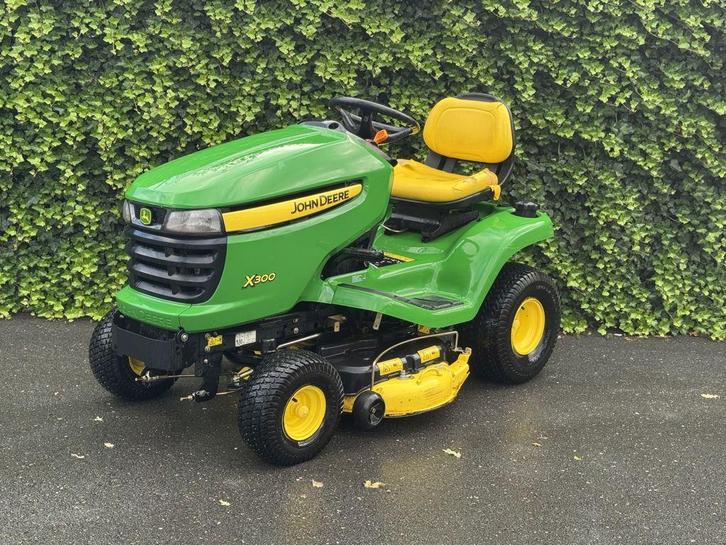 John Deere John Deere X300 0, Tuin en Terras, Zitmaaiers, Gebruikt