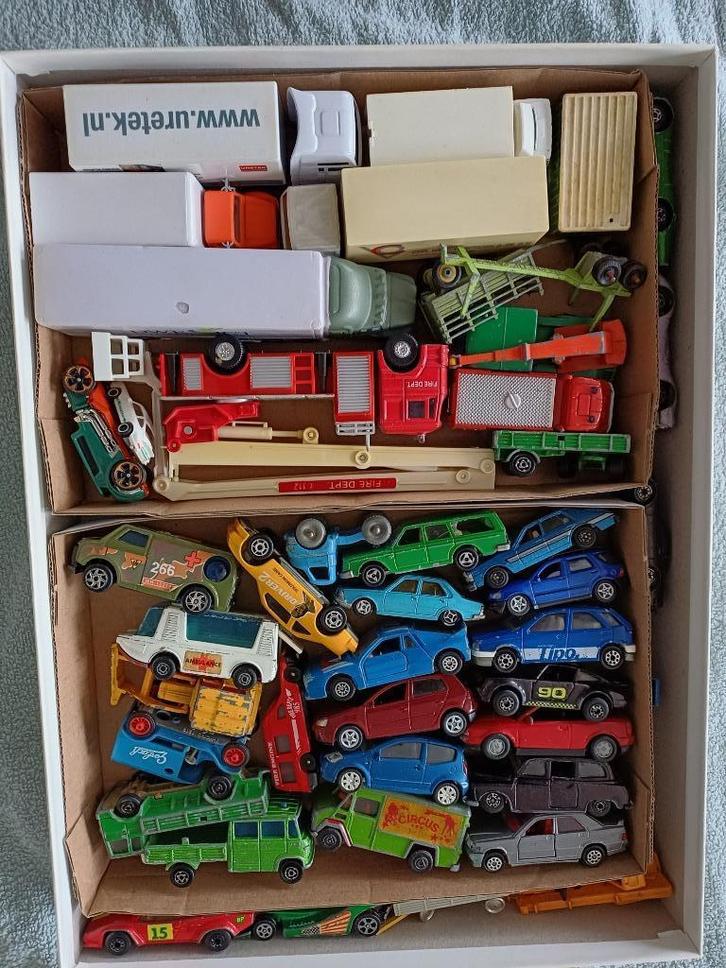 div. modelauto, Hobby en Vrije tijd, Modelauto's | Overige schalen, Zo goed als nieuw, Auto, Ophalen of Verzenden