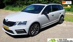 Skoda Octavia Combi 2.0 TSI RS 245 Business VRS PANO-DAK/TRE, Auto's, Skoda, 4 cilinders, 245 pk, 1600 kg, 750 kg