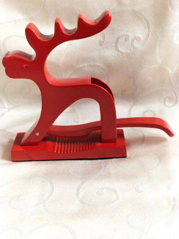 Notenkraker Rendier rood metaal voor walnoten NIEUW! beschikbaar voor biedingen