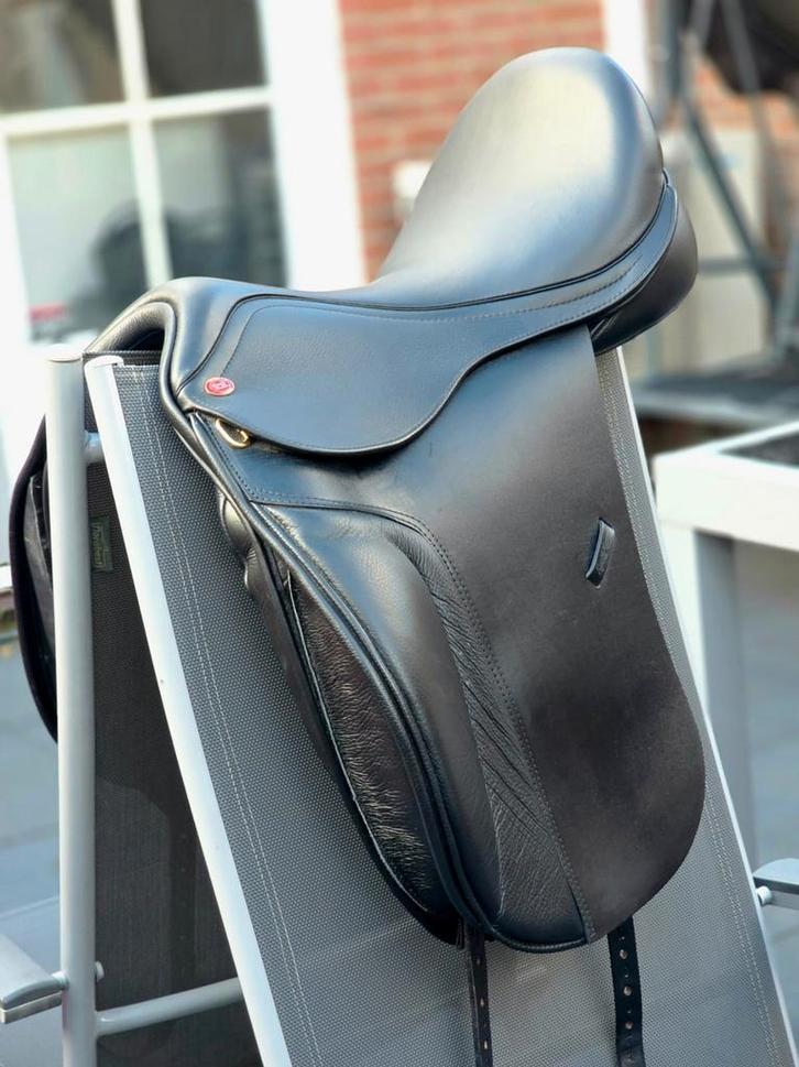 Kent and Masters zadel 17,5 inch xw, Dieren en Toebehoren, Paarden en Pony's | Hoofdstellen en Tuigage, Zo goed als nieuw, Dressuur