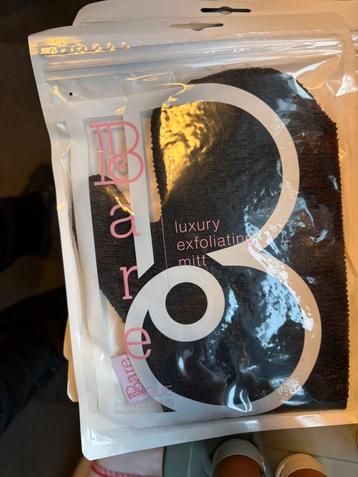 Bare by Vogue Williams Exfoliërende Handschoen beschikbaar voor biedingen
