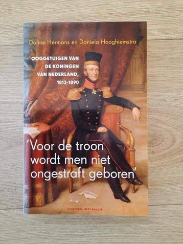 Boek Voor de troon wordt men niet ongestraft geboren beschikbaar voor biedingen