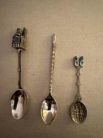 Verzameling div theelepeltjes beschikbaar voor biedingen