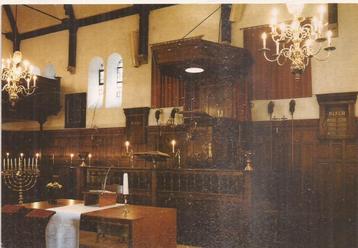 Doorn Interieur Maartenskerk met o.a. Preekstoel 1984 beschikbaar voor biedingen