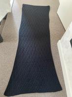 Grote blauwe sjaal 220 x 80 cm Highfield shawl navy kabel, Nieuw, Ophalen of Verzenden, Sjaal