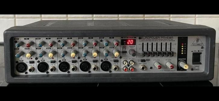 Behringer Ultrapower PMH518M, Muziek en Instrumenten, Versterkers | Keyboard, Monitor en PA, Zo goed als nieuw, Minder dan 500 watt