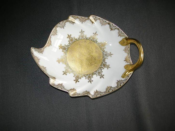 D.W. Porzellan Karlsbader Wertarbeit, presenteerschaaltje, Antiek en Kunst, Antiek | Servies los, Ophalen of Verzenden