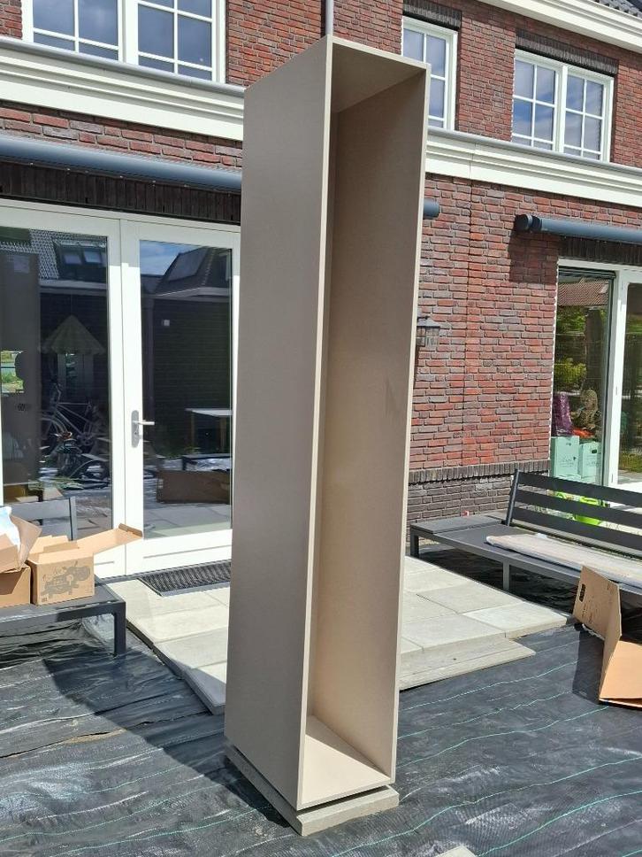 Nieuwe hoge Siematic inbouw keukenkast met 4 legplanken, Huis en Inrichting, Keuken | Keukenelementen, Nieuw, 200 cm of meer, Minder dan 50 cm