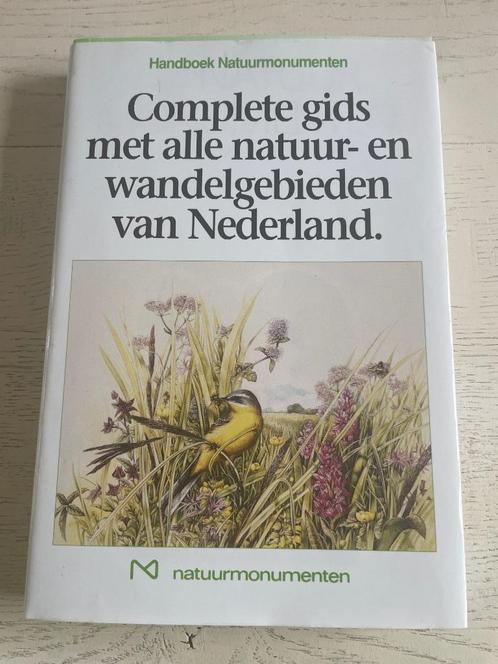 Handboek natuurmonumenten natuur- en wandelgebieden, Boeken, Natuur, Zo goed als nieuw, Wandel- of Recreatiegebieden, Ophalen of Verzenden