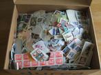 Kilowaar postzegels wereld + catalogus Indonesie 1998, Postzegels en Munten, Postzegels | Volle albums en Verzamelingen, Ophalen of Verzenden