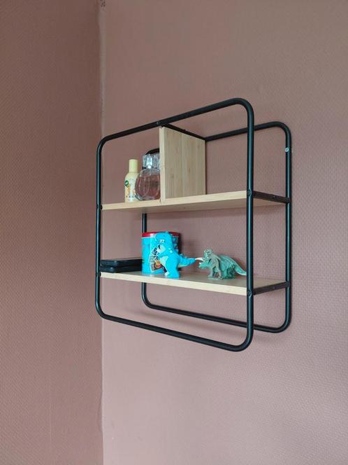 Klein Wandplankje - Twee Niveaus, Huis en Inrichting, Woonaccessoires | Wandplanken en Boekenplanken, Gebruikt, Ophalen