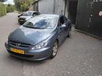 Peugeot 307 2.0 16V CC 2004 Grijs, Auto's, Peugeot, Voorwielaandrijving, 74 €/maand, Zwart, 4 cilinders