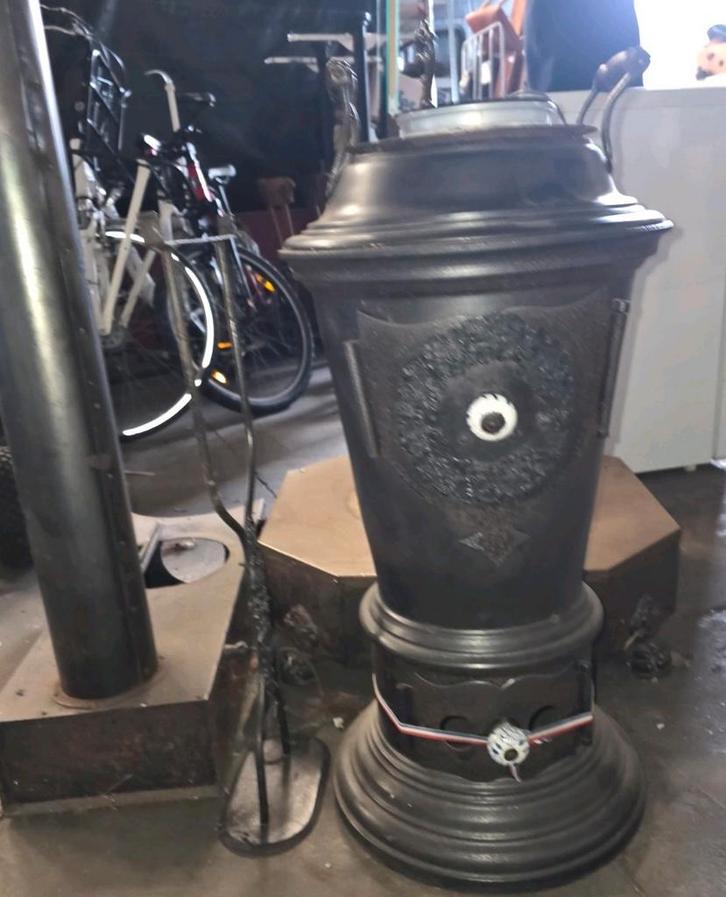 Mooie potkachel, Huis en Inrichting, Kachels, Gebruikt, Vrijstaand, Potkachel, Hout, Ophalen