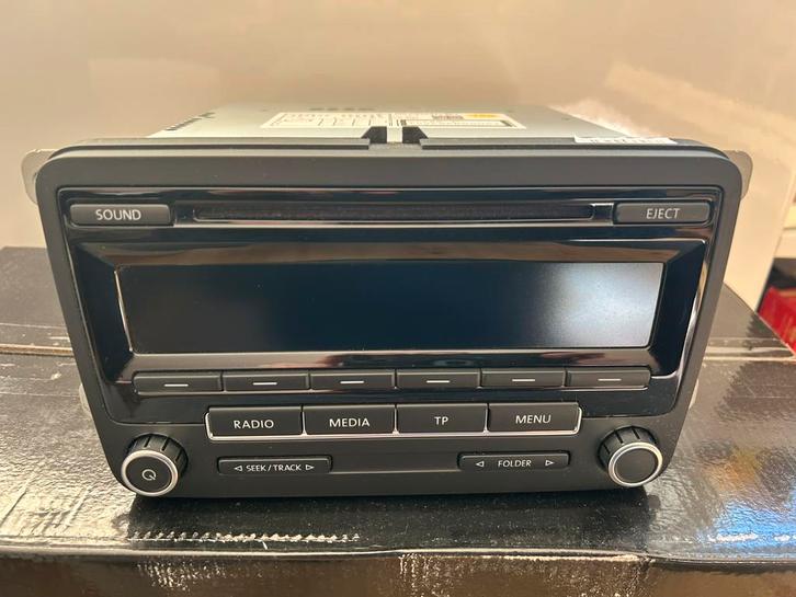 VW radio RCD 310 met code, Auto diversen, Autoradio's, Zo goed als nieuw, Ophalen