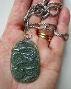 Chinese handgesneden jade draak hanger + zilveren ketting, Ophalen of Verzenden, Zilver, Ketting, Met edelsteen