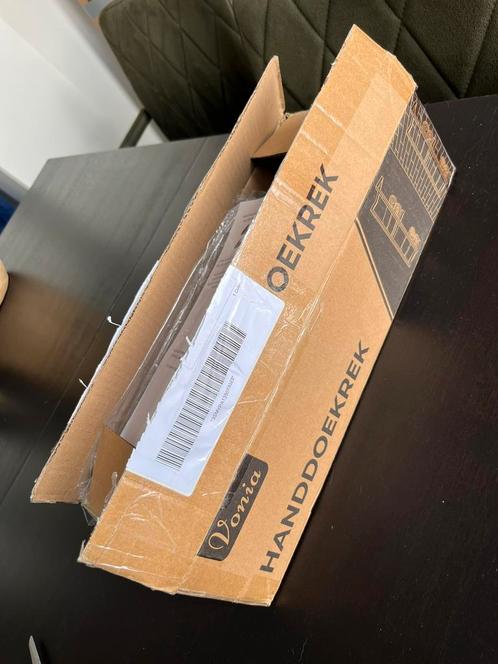 Badkamerrek handdoekenrek zwart staal met plankjes, Huis en Inrichting, Badkamer | Badtextiel en Accessoires, Nieuw, Overige typen