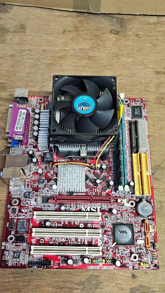 MSI K8MM-V MS-7142 Ver-1, Computers en Software, Moederborden, Overige typen, Ophalen of Verzenden