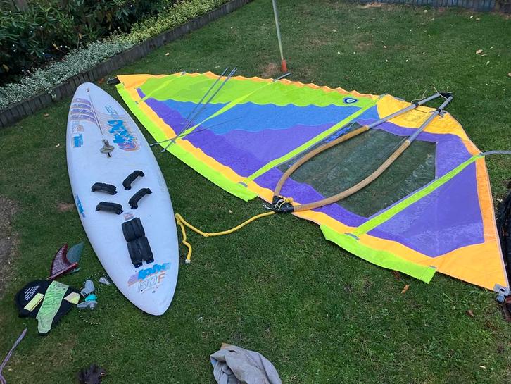 Complete surfset, Watersport en Boten, Windsurfen, Gebruikt, Complete set, 250 tot 300 cm, Met vin(nen), Met draagtas, 5 tot 7 m²